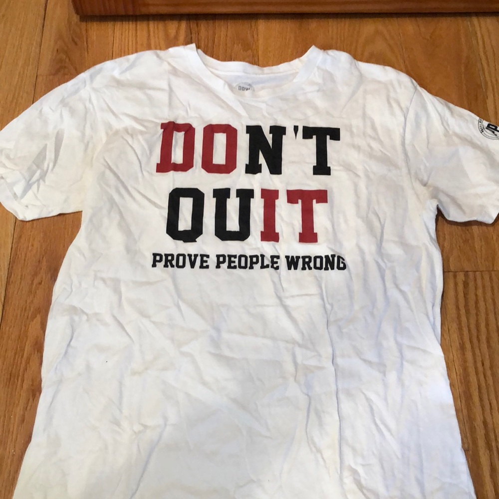 men’s large t-shirt